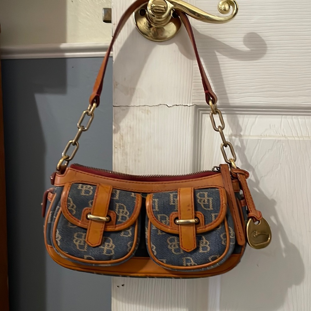 Small Dooney & Bourke Banana bag